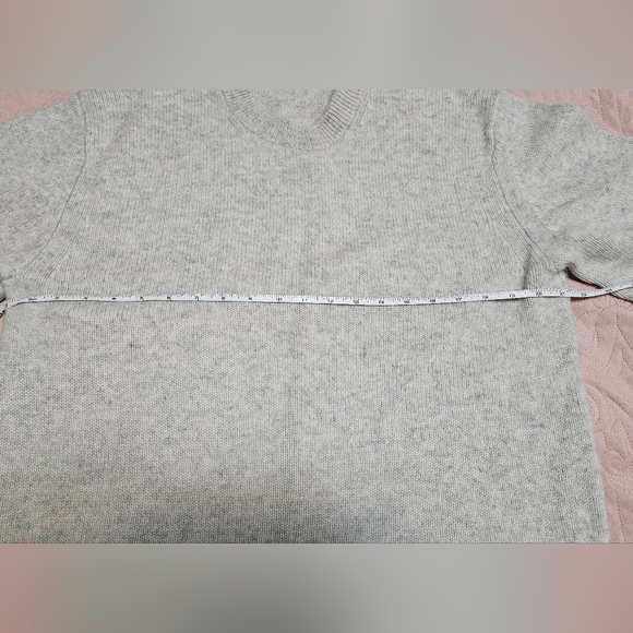 Aritzia Wilfred Cashmere Sweater Sz L - Picture 2 of 9